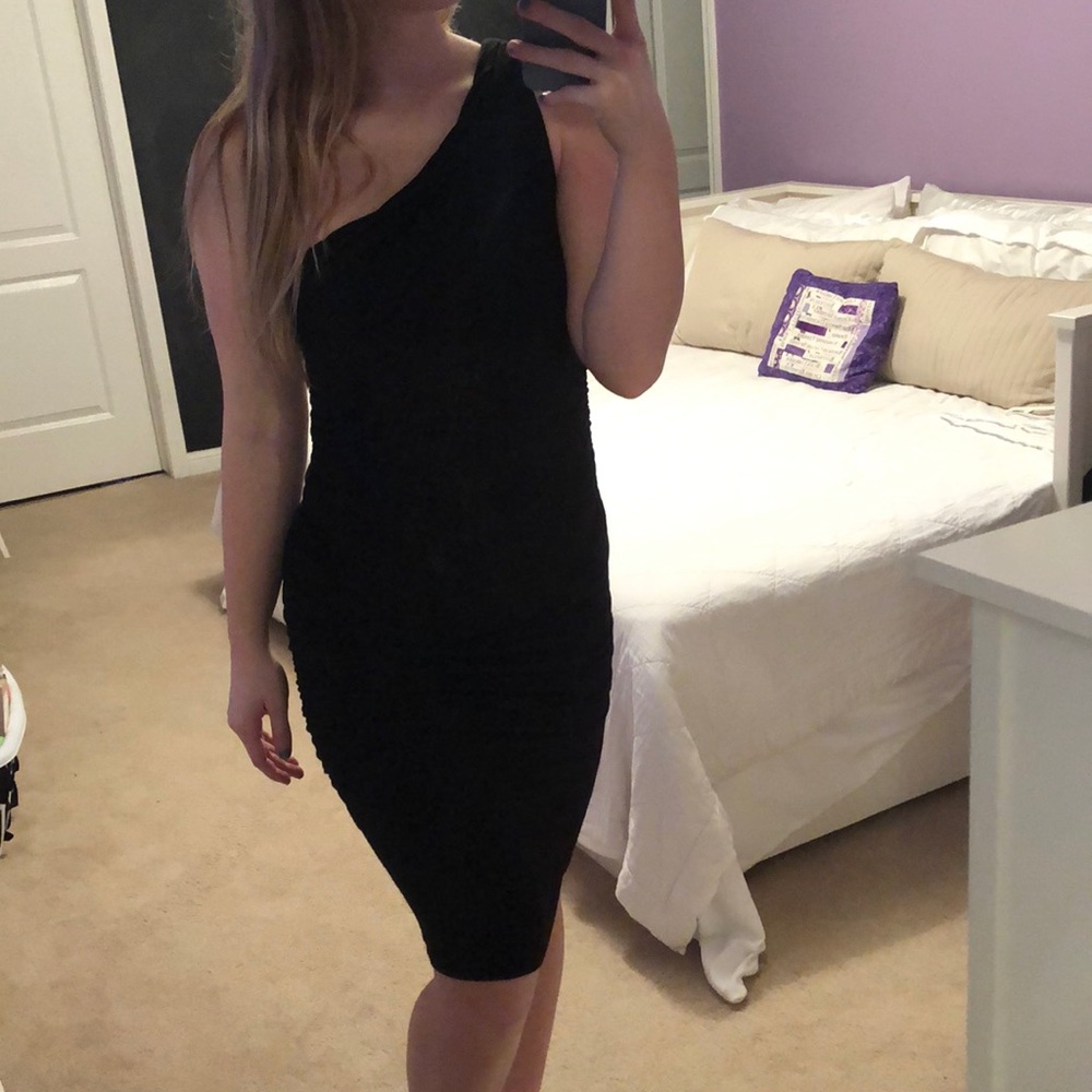 Kenneth Cole black one shoulder midi dress